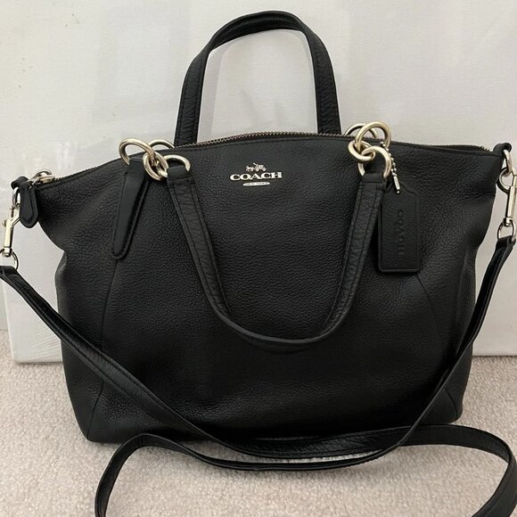 Coach Handbags - Vintage '03 Coach Kelsey Crossbody with Gold Hardware